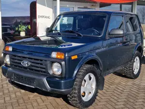 Lada Urban 4x4+Ahk/elektr.Fensterh./breite Winterr.!