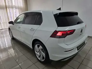 Volkswagen Golf VIII Lim. GTE eHybrid LED CarPlay ACC 17" Bild 2