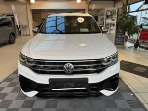 Volkswagen Tiguan R 4Motion, AHK,Leder, 8 Fach bereift, Navi-Pro