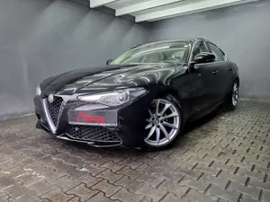 Alfa Romeo Giulia 2.0 TURBO, SUPER, AUTOMATIK, R-KAMERA, LEDER, ACC