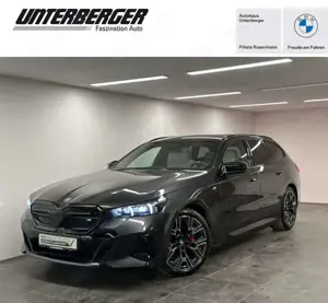 BMW i5 M60 xDrive Touring M Sportpaket Pro BW Pano. AHK