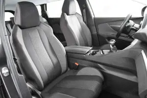 Peugeot 5008 Active 130 *1.Hand*AHK*Kamera*DAB* Bild 3