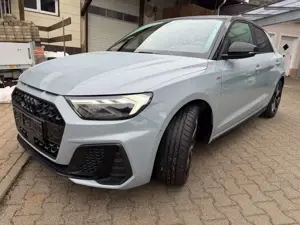 Audi A1 Sportback 40 TFSI S line, S line 2x, VOLL!!