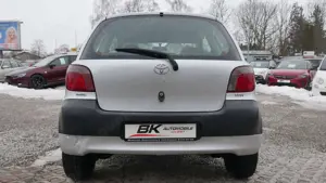 Toyota Yaris 1.0 ATM Motor 12/2026 TÜV Kundendienst Neu ZV Bild 4