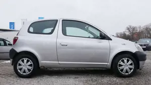 Toyota Yaris 1.0 ATM Motor 12/2026 TÜV Kundendienst Neu ZV Bild 2