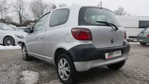 Toyota Yaris 1.0 ATM Motor 12/2026 TÜV Kundendienst Neu ZV Bild 5