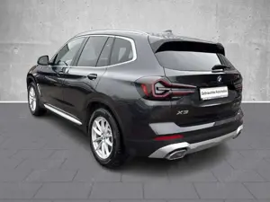 BMW X3 xDrive30E AHK SHZ Panodach Navi Digitales Cockpit Bild 5