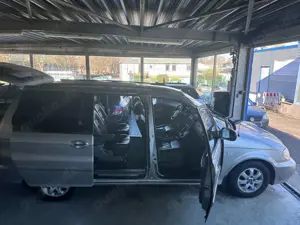 Kia Carnival 2.9 CRDi EX Bild 4