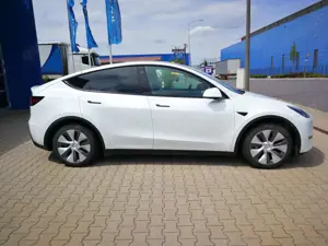 Tesla Model Y Model Y Long Range Dual Motor AWD Bild 4