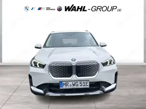 BMW iX1 xDrive30 xLine DAB LED RFK Komfortzg. Shz Bild 3