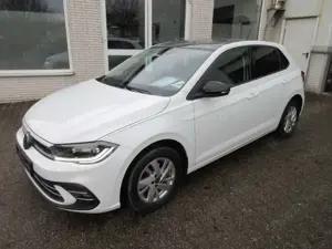 Volkswagen Polo Style 1.0 TSI DSG NAVI PANORAMA ALU LED GJR APS SITZHEIZUNG KLIMA