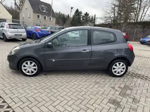 Renault Clio Clio  3-Türer 1.6 16V Automatik Bild 4