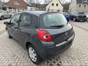 Renault Clio Clio  3-Türer 1.6 16V Automatik Bild 5