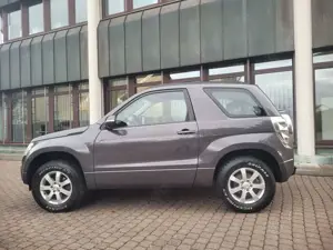 Suzuki Grand Vitara 1.6 Club 4x4 Nur 105 Tkm-AHK-3 Türig-Euro 5 !