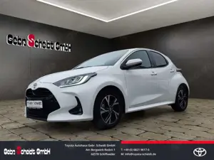 Toyota Yaris Hybrid Team D Rückfahrkamera Lenkradheizung Apple