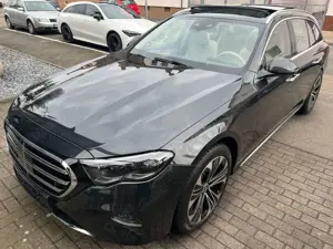 Mercedes-Benz E 300 de 4M EXCLUSIVE PREM.!  PANO! AHK! BURMEST!
