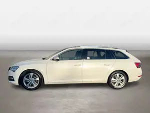 Skoda Superb Combi 2.0 TDI Premium Edition 4x4 AHK RFK Bild 2