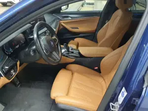 BMW 530 530e Touring Aut. M Sport Leder Navi Bild 3