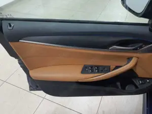BMW 530 530e Touring Aut. M Sport Leder Navi Bild 4