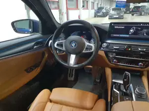 BMW 530 530e Touring Aut. M Sport Leder Navi Bild 5