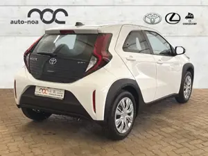 Toyota Aygo X Hybrid Pure Apple CarPlay Android Auto Musikstream Bild 2