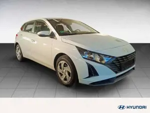 Hyundai i20 FL 1.2 MT Select Funktionspaket Navi Apple CarPlay Bild 3
