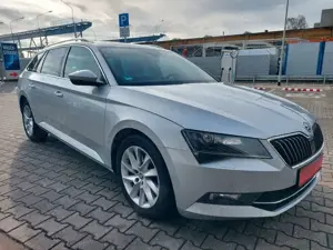 Skoda Superb Combi Style Xenon DAB Navi Allwetter