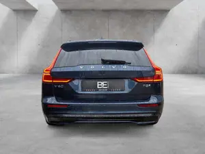 Volvo V60 Kombi 2.0 Ultra Dark Recharge Plug-In Hybrid AWD Bild 4