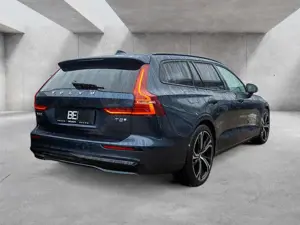 Volvo V60 Kombi 2.0 Ultra Dark Recharge Plug-In Hybrid AWD Bild 3
