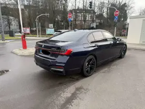 BMW 750 750 d xDrive M- Paket Bild 4