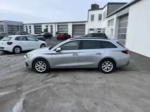 SEAT Leon SP 2.0 TDI DSG Style 100€ m.20% Anz. AHK DigCock Bild 2