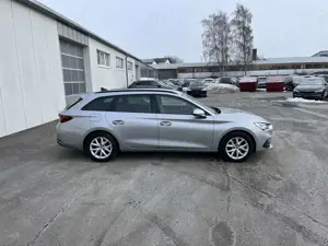 SEAT Leon SP 2.0 TDI DSG Style 100€ m.20% Anz. AHK DigCock Bild 5