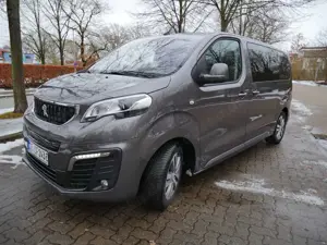 Peugeot Traveller e- VIP Business L2