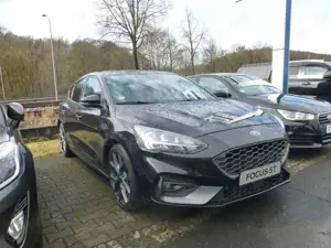 Ford Focus 2.3 ST_Limousine