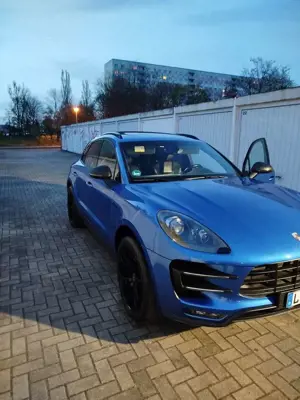 Porsche Macan Macan Turbo PDK/Luft/Pano/AHZV/Bose/20"/SH/SO-WR/S-Heft/Schaltwippen/Klappenauspuff