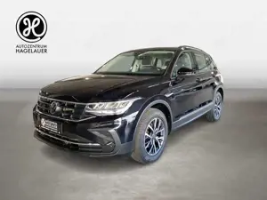 Volkswagen Tiguan Life 2.0 TDI DSG AHK RFK NAVI PDC LED Klima Navi