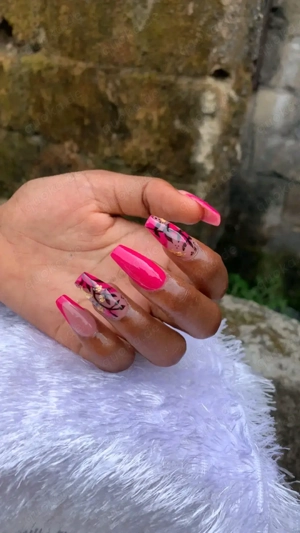 Afrikanisch friseur wir sind zu ihrer verfügung