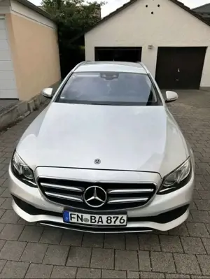 Mercedes-Benz 220