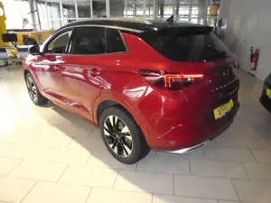 Opel Grandland Ultimate Plug-in-Hybrid Bild 3