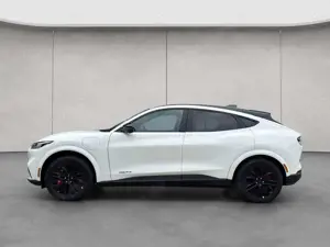 Ford Mustang Mach-E PREMIUM 203 kW, 5-türig (Strom) Bild 2