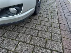 Toyota Avensis 2.0 VVT-i Combi Sol Bild 2