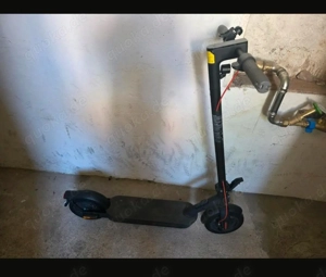 2   Xiaomi 4 Pro 2 E-Scooter   guter Zustand   nur Hinterreifen defekt