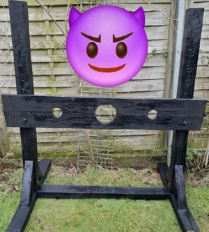 Bdsm Pranger zu verkaufen. 