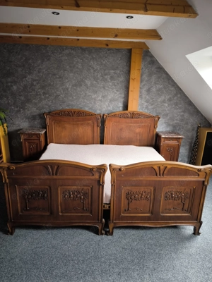 Antikes Schlafzimmer  Bild 3