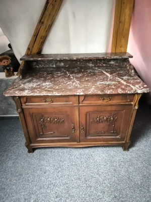 Antikes Schlafzimmer  Bild 5