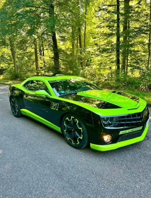  Chevrolet Camaro SS   Einzigartiges Custom-Design in Giftgrün & Schwarz