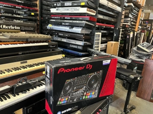 Pioneer DJ DDJ-1000SRT 4-Channel Serato DJ Controller 1000 SRT