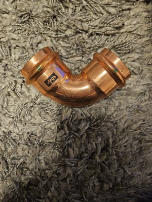 90  Winkel aus Kupfer 42er Durchmesser.