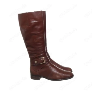 Mann sucht reife strenge Dame, die Ihn erzieht.