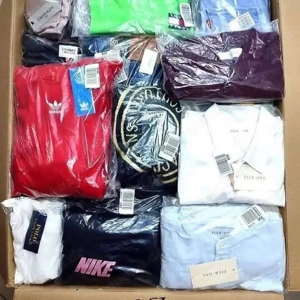 Gemischte Marken-Palette    Damen- und Herrenbekleidung